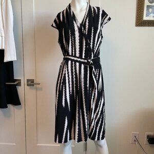 Dana Buchman Cap Slv Faux Wrap Abstract Print Poly Blend Dress Blk Tan Off Wht L